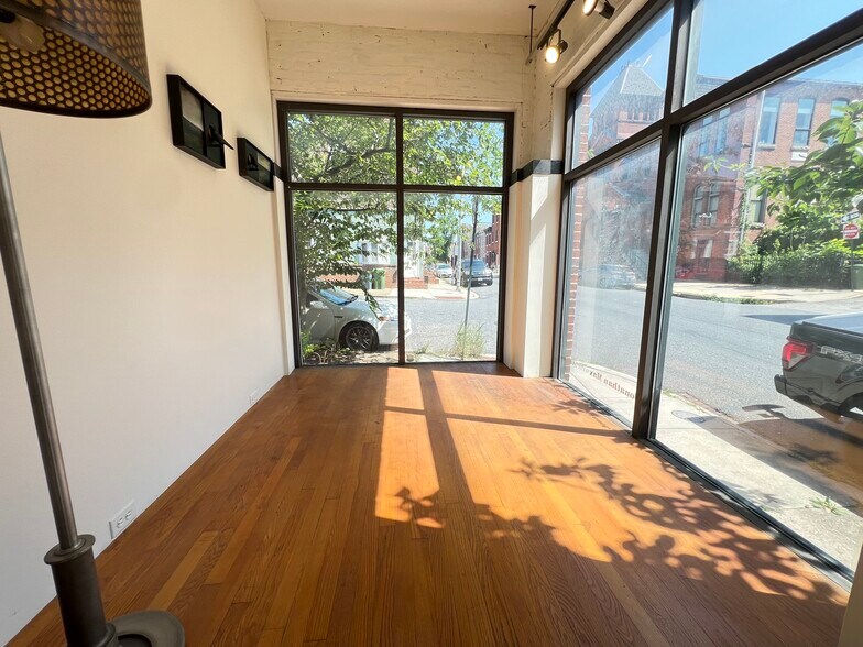 More Photos Of 1438-1442 Light St, Baltimore Showroom For Sale