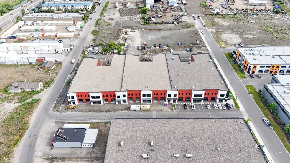 More Photos Of 4605 34 St, Vernon Distribution For Lease
