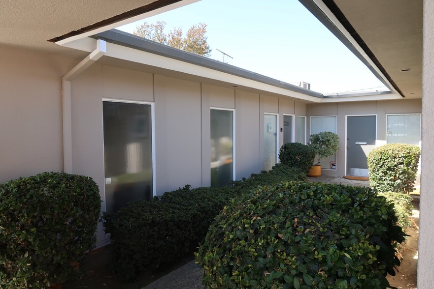 More Photos Of 1013 N Begonia Ave, Ontario Office For Lease