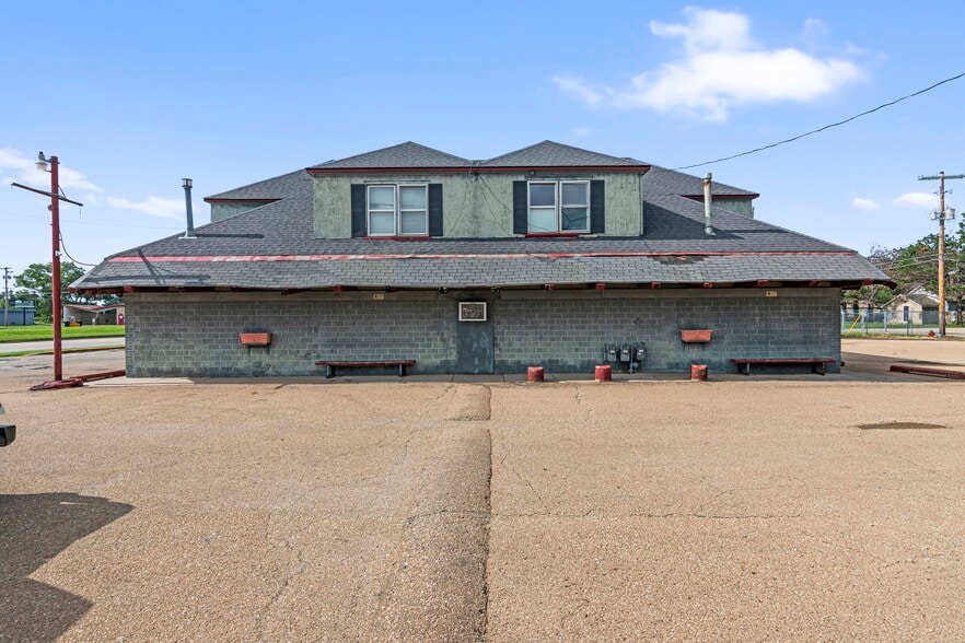 More Photos Of 1834 NW Topeka Blvd, Topeka General Retail For Sale