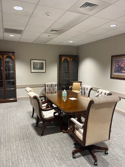 More Photos Of 8 Southern Oaks Ct, Savannah Office For Lease