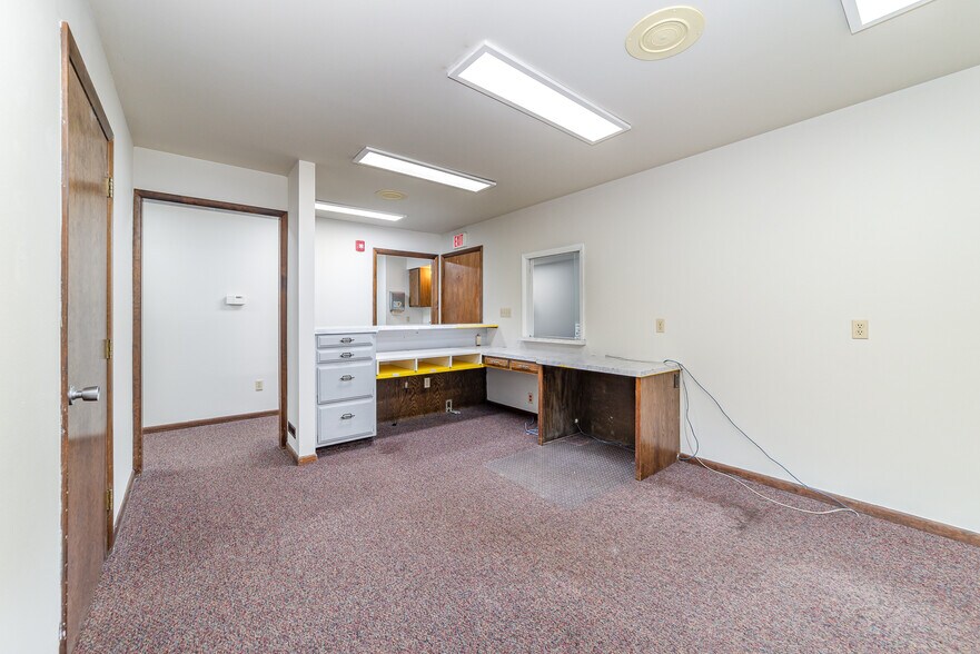 More Photos Of 3150 Hallmark Ct, Saginaw Medical For Sale