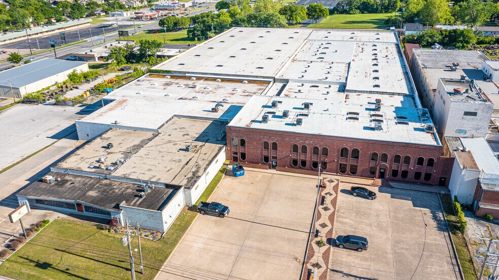 More Photos Of 6308 E 15th St, Tulsa Manufacturing For Lease