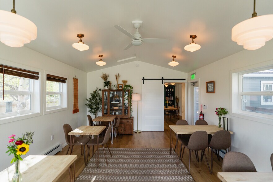 More Photos Of 927 S Cobb St, Palmer Restaurant For Sale