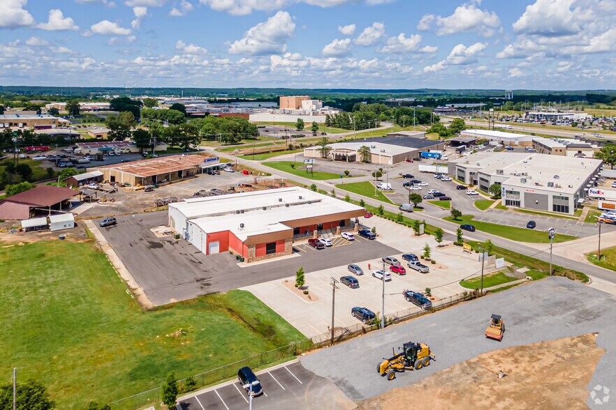 More Photos Of 815 Exchange Ave, Conway Office For Lease