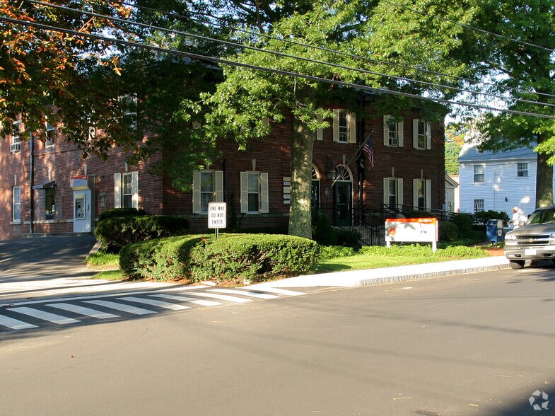 More Photos Of 12 Main St, Essex Office For Lease