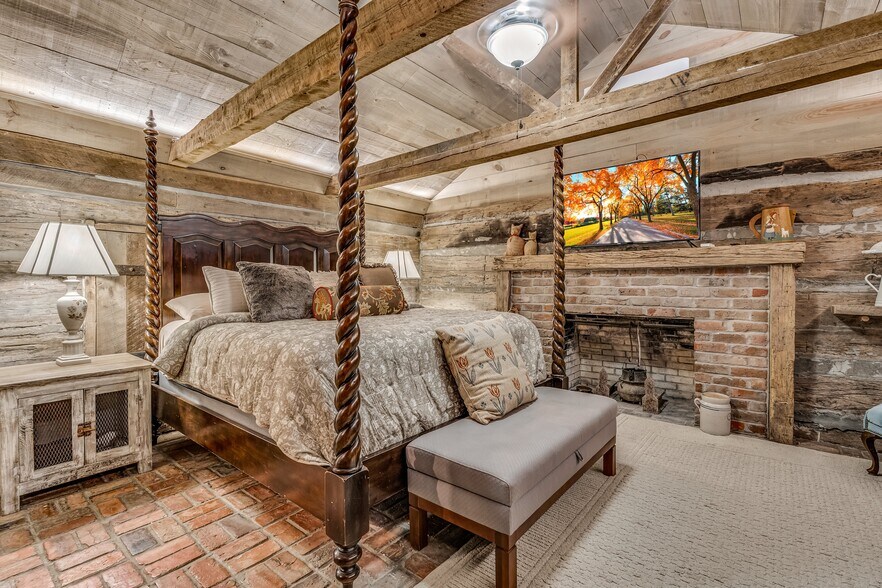 More Photos Of 607 Old West Point Rd, Starkville Hospitality For Sale