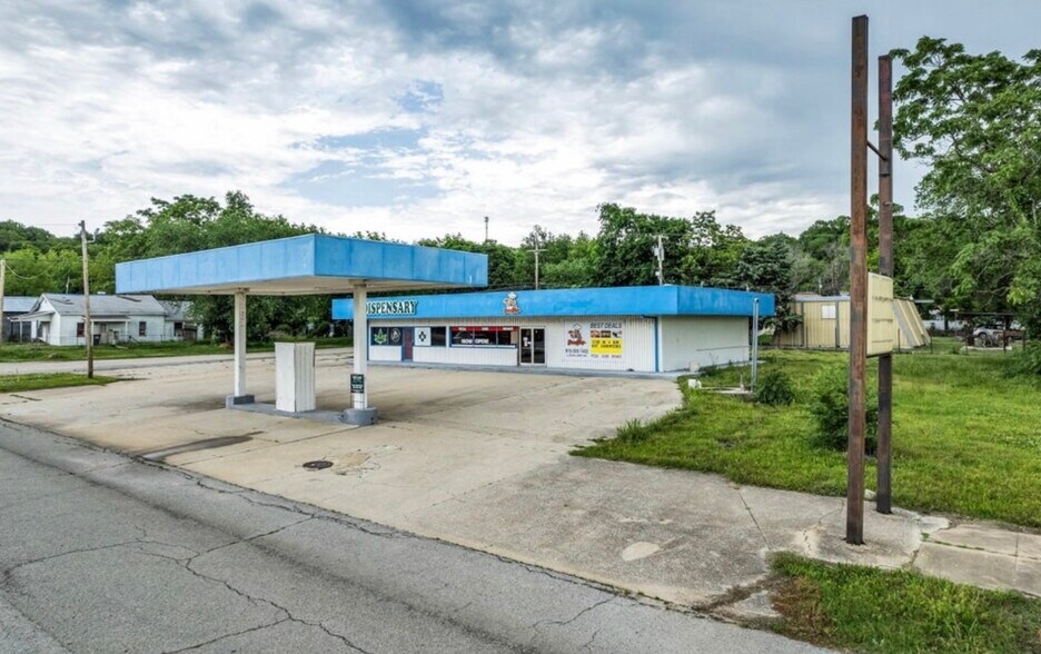 More Photos Of 101 S Main Street, Spavinaw Restaurant For Sale