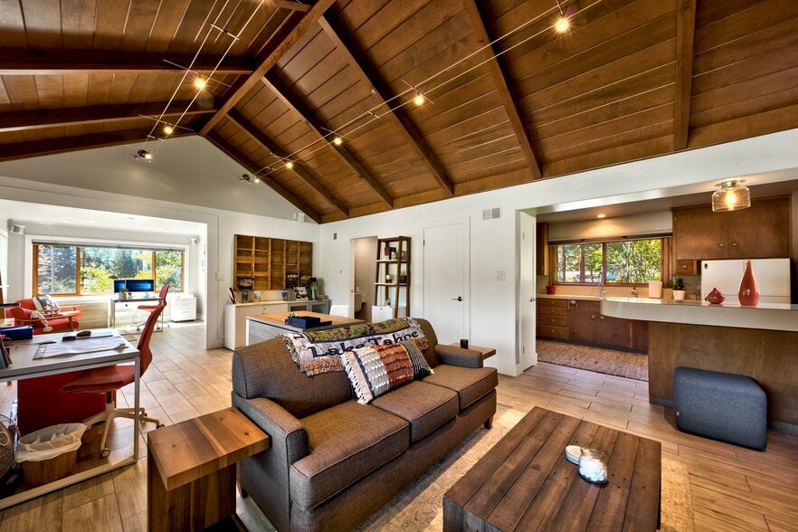 More Photos Of 201 State Line Rd, Kings Beach Office For Lease