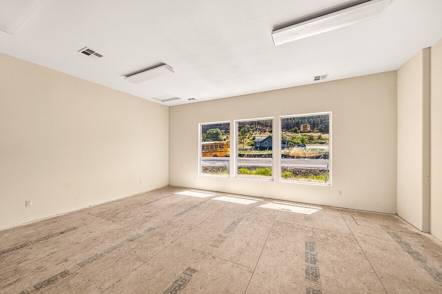 More Photos Of 209 S Old Pacific Hwy, Myrtle Creek Office For Sale