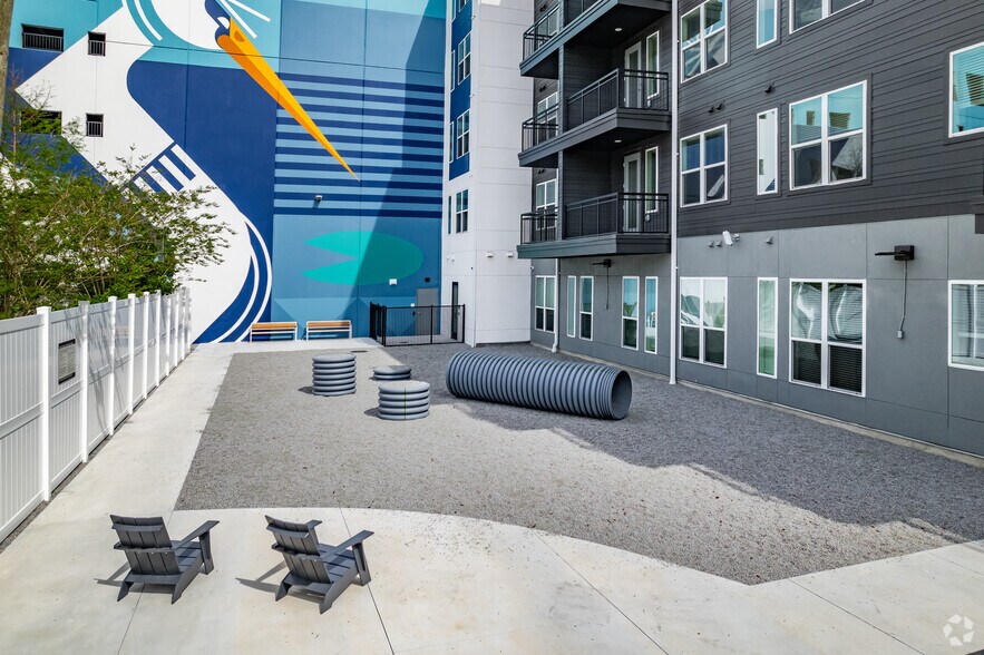 More Photos Of 1647 E Colonial Dr, Orlando Apartments For Sale