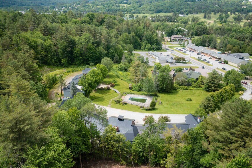 More Photos Of 1007 Mountain Rd, Stowe Hotel For Sale