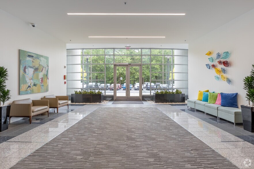 More Photos Of 3100 Interstate N Cir, Atlanta Coworking Space