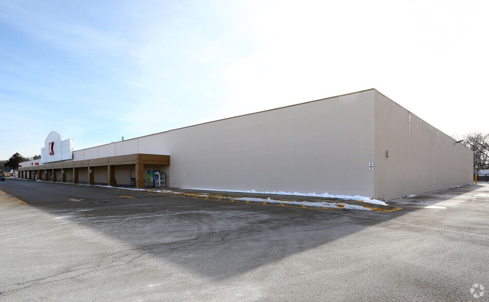 More Photos Of 1155 E Oakton St, Des Plaines Freestanding For Lease