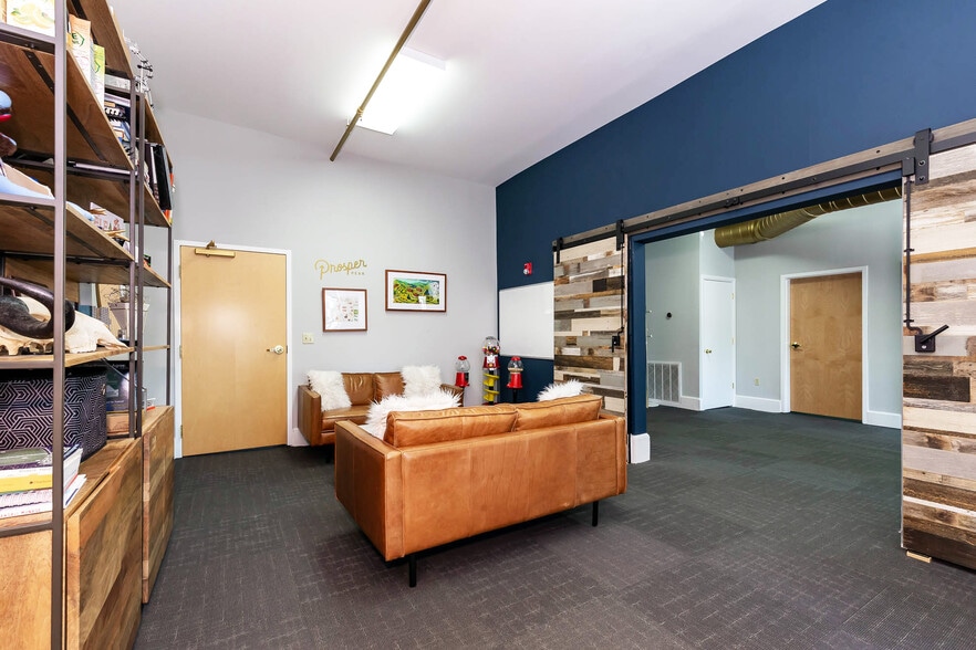 More Photos Of 844-848 Elm St, Manchester Office For Lease