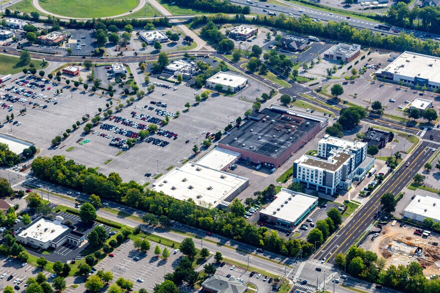 More Photos Of 1745 Galleria blvd, Franklin Storefront For Sale
