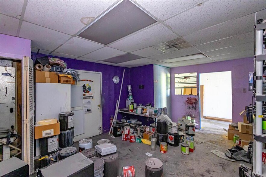 More Photos Of 1801 San Bernardo Ave, Laredo General Retail For Sale