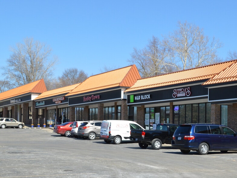 More Photos Of 6289 N Oak Tfwy, Gladstone Unknown For Lease