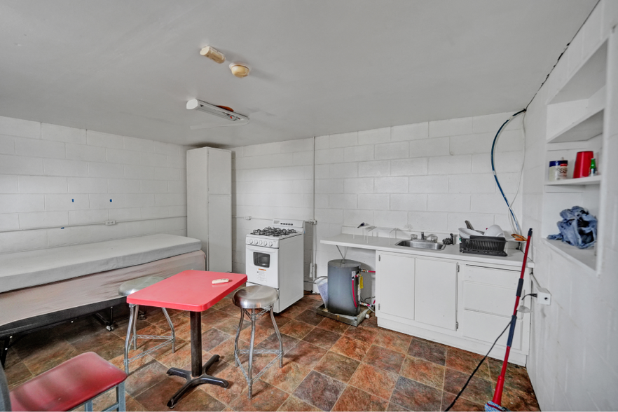 More Photos Of 1509 N Big Spring St, Midland Loft Creative Space For Sale