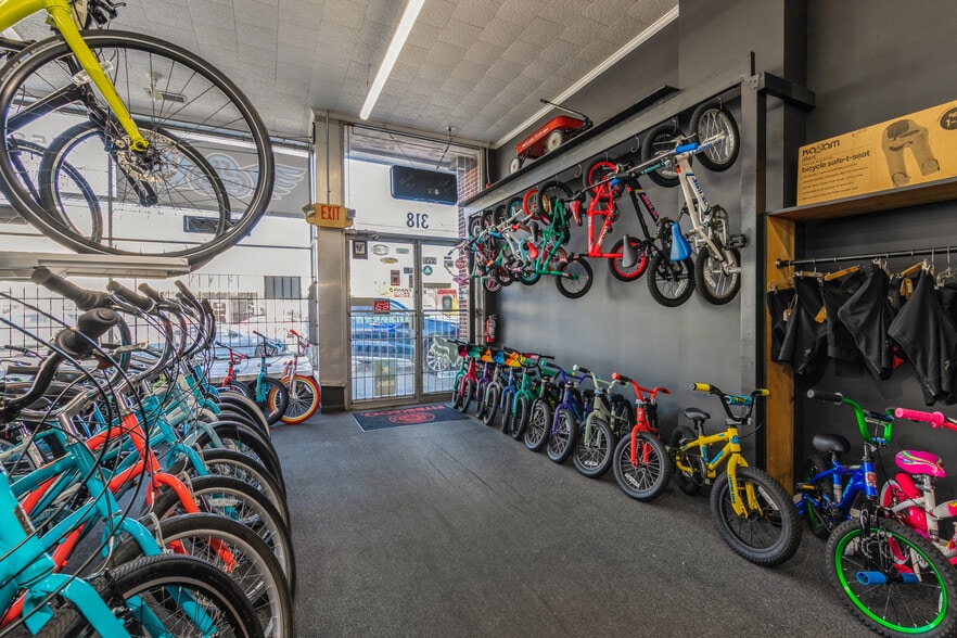 More Photos Of 318 E Main St, Patchogue Freestanding For Sale