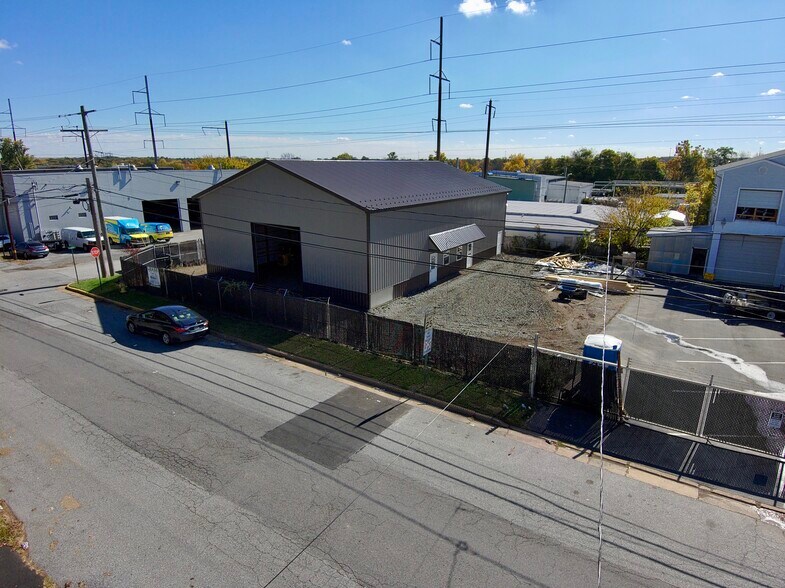 More Photos Of 101 S Augustine St, Wilmington Warehouse For Lease