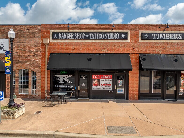 More Photos Of 105 E Franklin St, Hillsboro Storefront For Lease