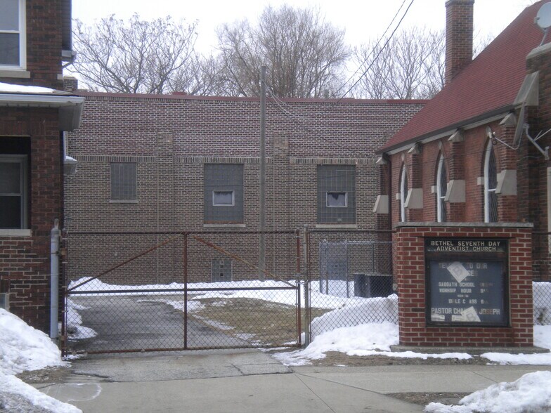 More Photos Of 4822 Kennedy Ave, East Chicago Religious Facility For Sale
