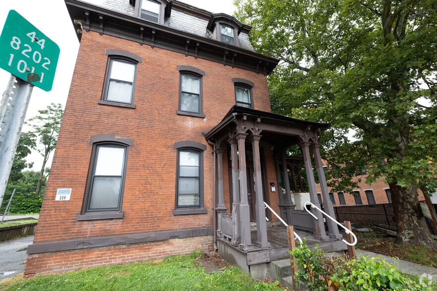 Primary Photo Of 220 Church St, Poughkeepsie Apartments For Lease