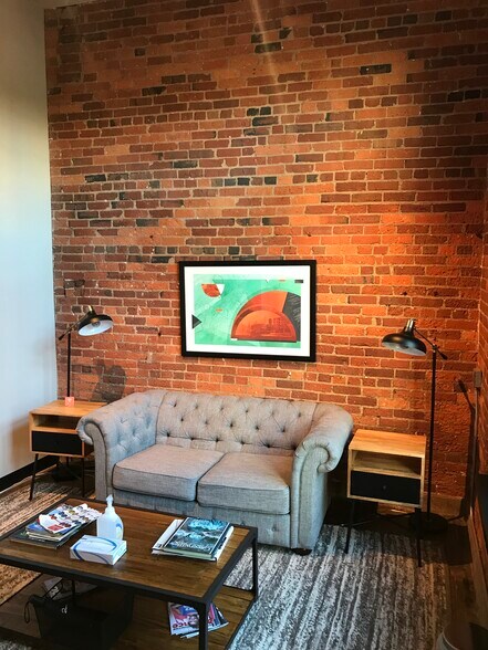 More Photos Of 7 S Laurens St, Greenville Office For Sale