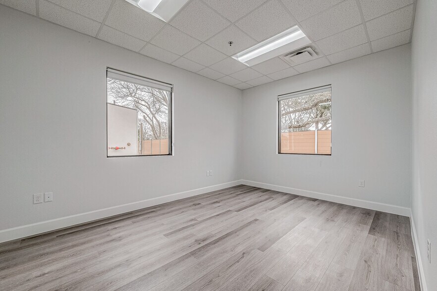 More Photos Of 18707 Mueschke Rd, Cypress Office For Sale