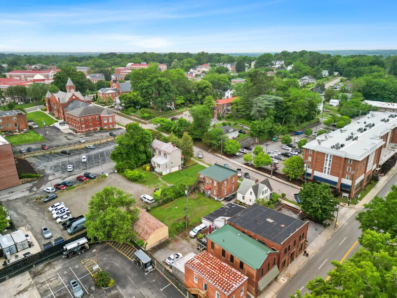 More Photos Of 215 W 3rd St, Farmville General Retail For Sale