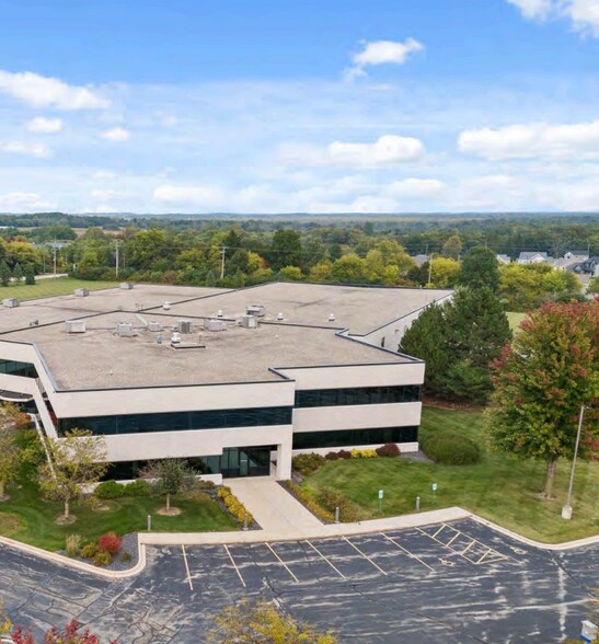 Primary Photo Of W209N17500 Industrial Dr, Jackson Manufacturing For Sale