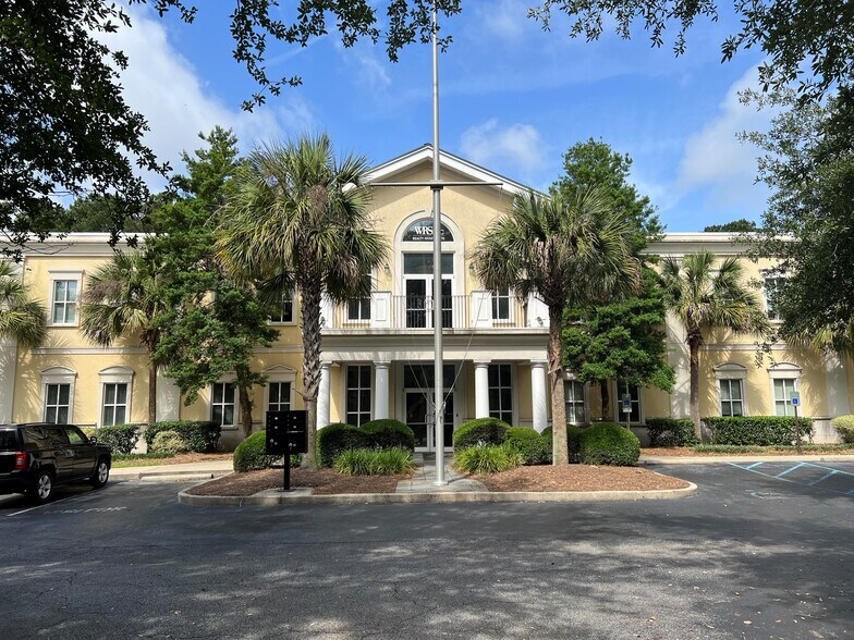 Primary Photo Of 550 Long Point Rd, Mount Pleasant Medical For Lease