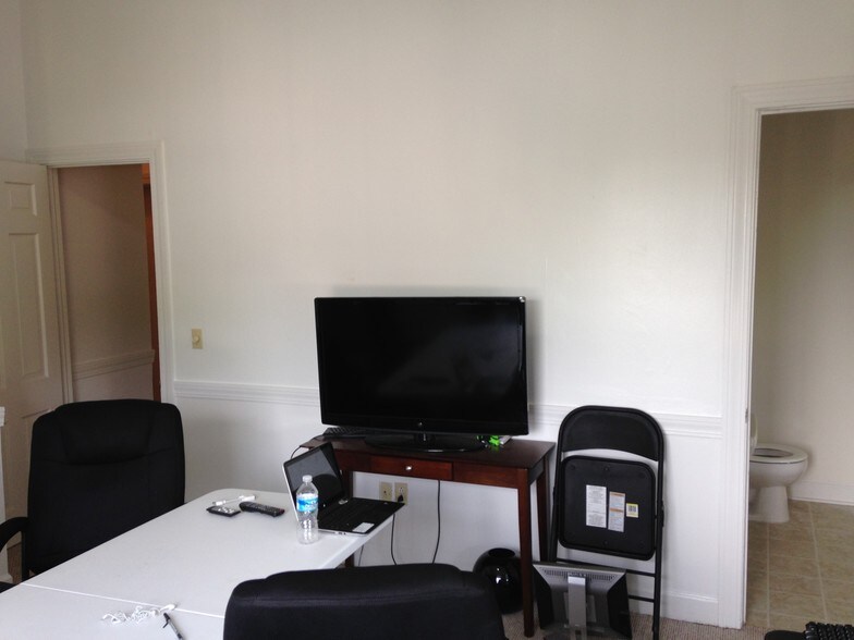 More Photos Of 635 E Bay St, Charleston Office Residential For Lease