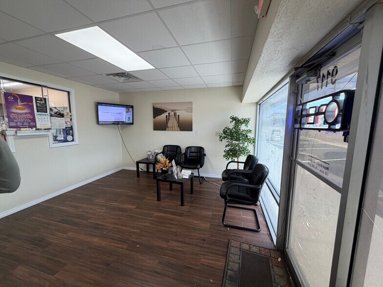 More Photos Of 9139 Park Blvd, Seminole General Retail For Lease