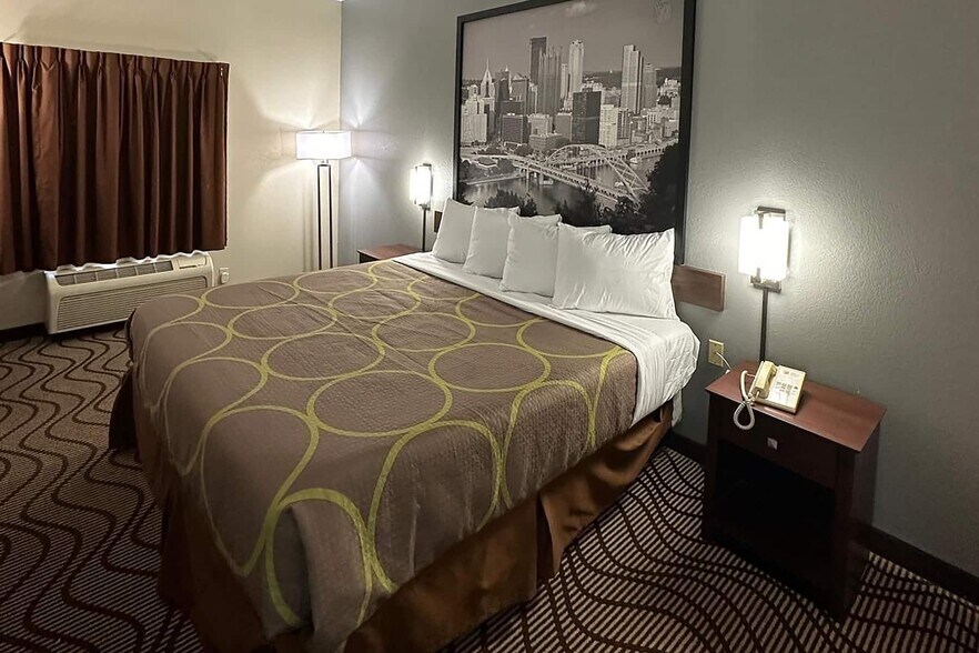 More Photos Of 929 Sheraton Dr, Mars Hotel For Sale