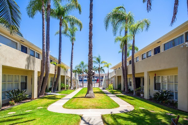 More Photos Of 1518-1536 Rosecrans St, San Diego Apartments For Sale