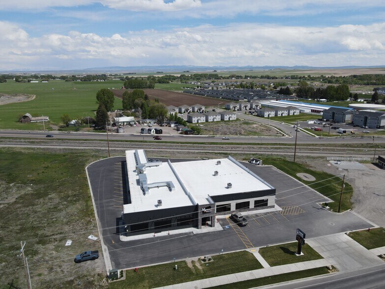 More Photos Of 870 N 2nd E, Rexburg General Retail For Lease