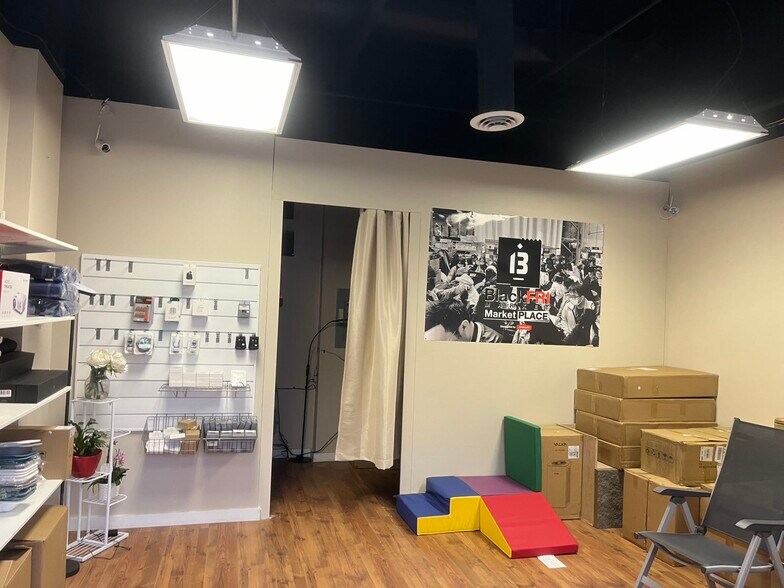 More Photos Of 8888 Odlin Cres, Richmond Storefront Retail Office For Lease