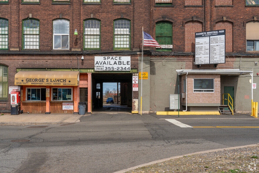 More Photos Of 107 Trumbull St, Elizabeth Warehouse For Lease