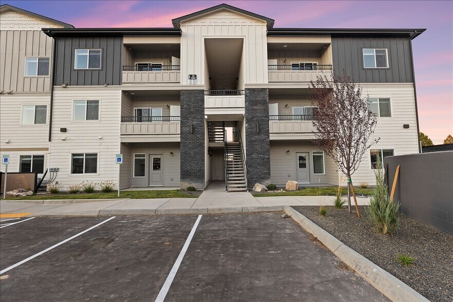 More Photos Of 9926 W Sand Hill Dr, Nampa Apartments For Sale