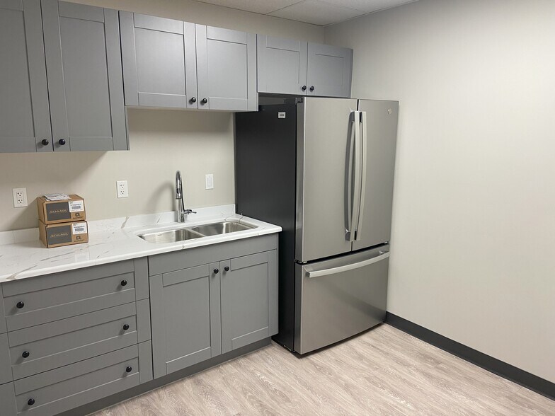 More Photos Of 300 3rd Ave SE, Rochester Medical For Sale