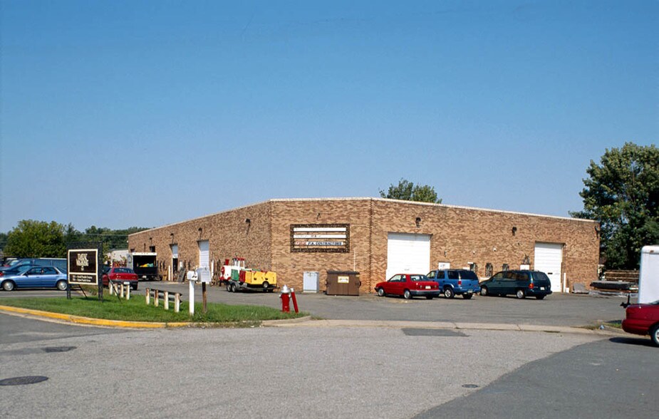 More Photos Of 7202 Lockport Pl, Lorton Warehouse For Lease