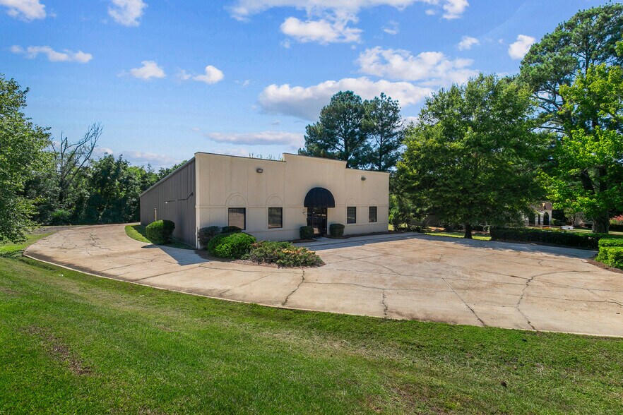 More Photos Of 125 Solleftea Dr, Madison Industrial For Lease