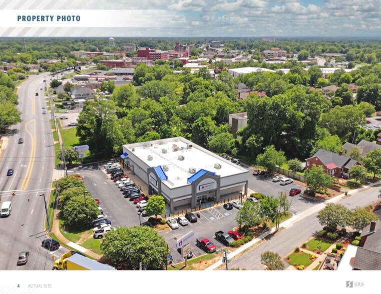 More Photos Of 311 Hampton St, Greenwood Freestanding For Sale