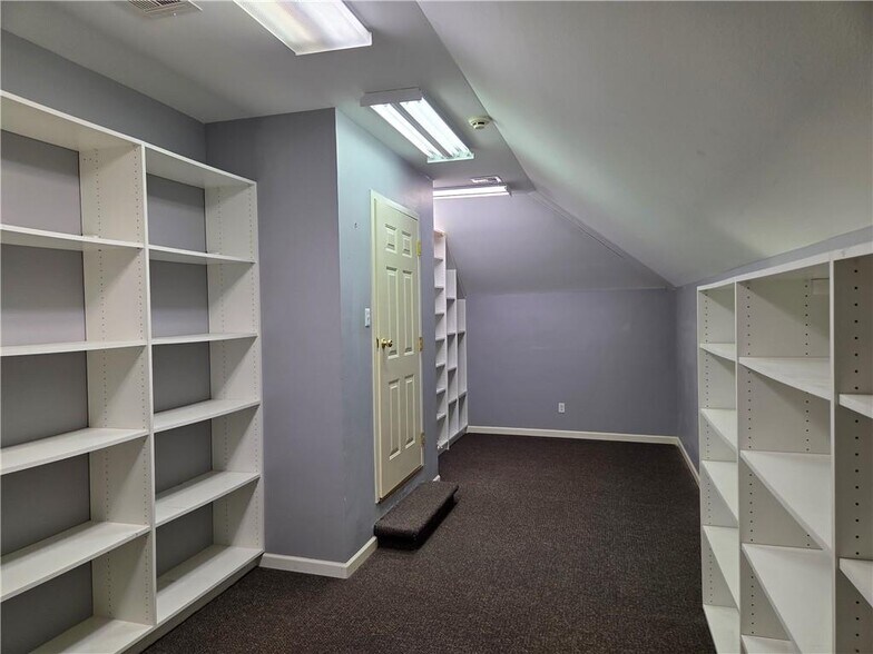 More Photos Of 1065 Muller Pky, Westwego Office For Sale