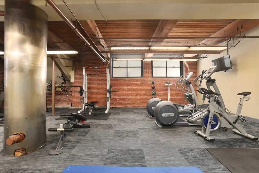 More Photos Of 412 W 8th St, Kansas City Apartments For Sale