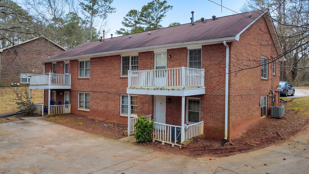 More Photos Of 145 Hunters Ln, Fayetteville Multifamily For Sale
