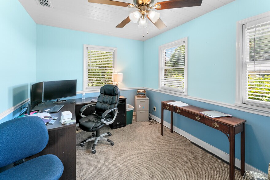 More Photos Of 202 E General Stewart Hwy, Hinesville Office For Sale