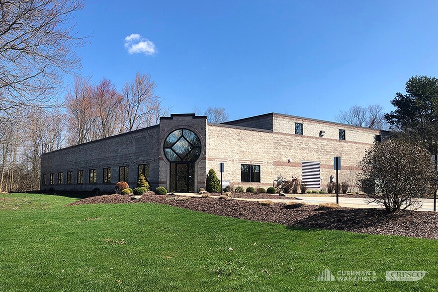 Primary Photo Of 5633 Hudson Industrial Pky, Hudson Flex For Sale